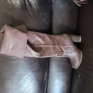 Express tall brown boot